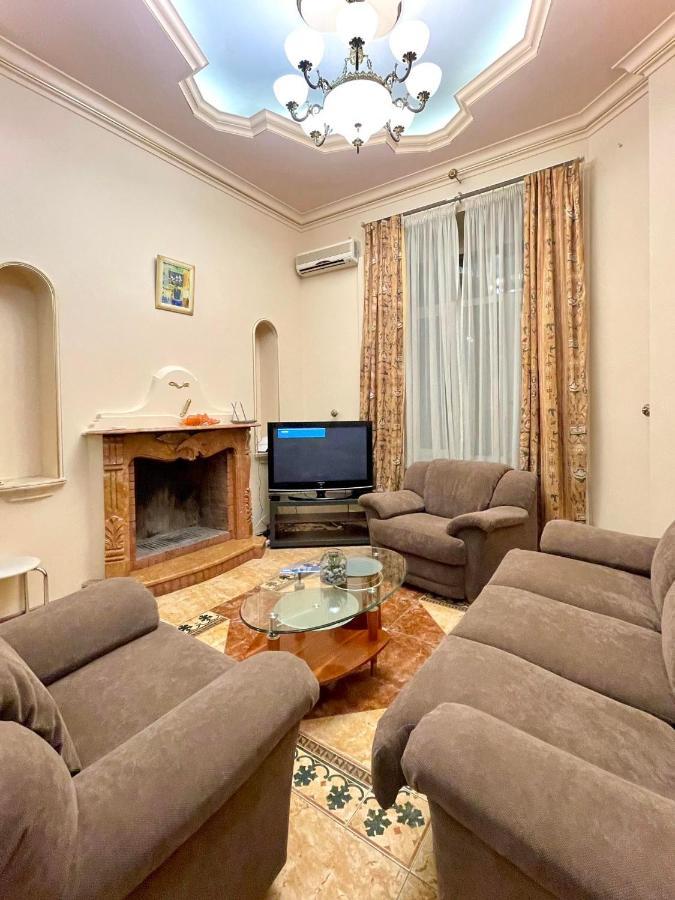 Great One Bed Right Near Opera House Daire Kiev Dış mekan fotoğraf